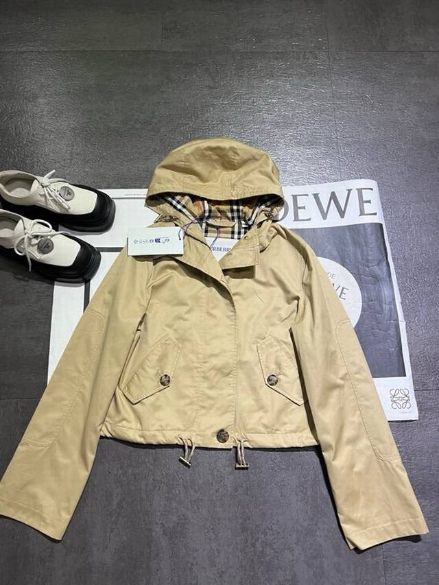 Original development of Burberr* hooded jacket, Burberry hit, custom fabric lin