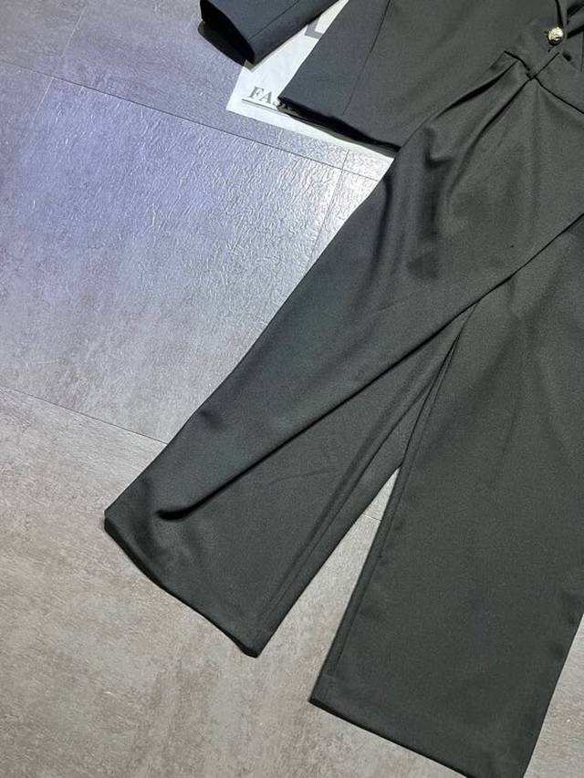Loew* Loewe wool suit and asymmetrical pants are shipped as a set. The original