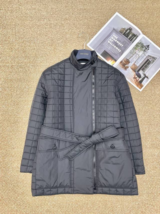 Hermes' new jacket, made of windproof and wrinkle-resistant fabric, has a crisp