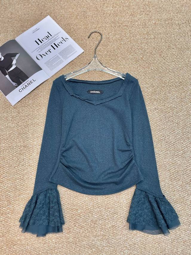 Chanel's new long-sleeve top features a classic round neckline and is versatile.