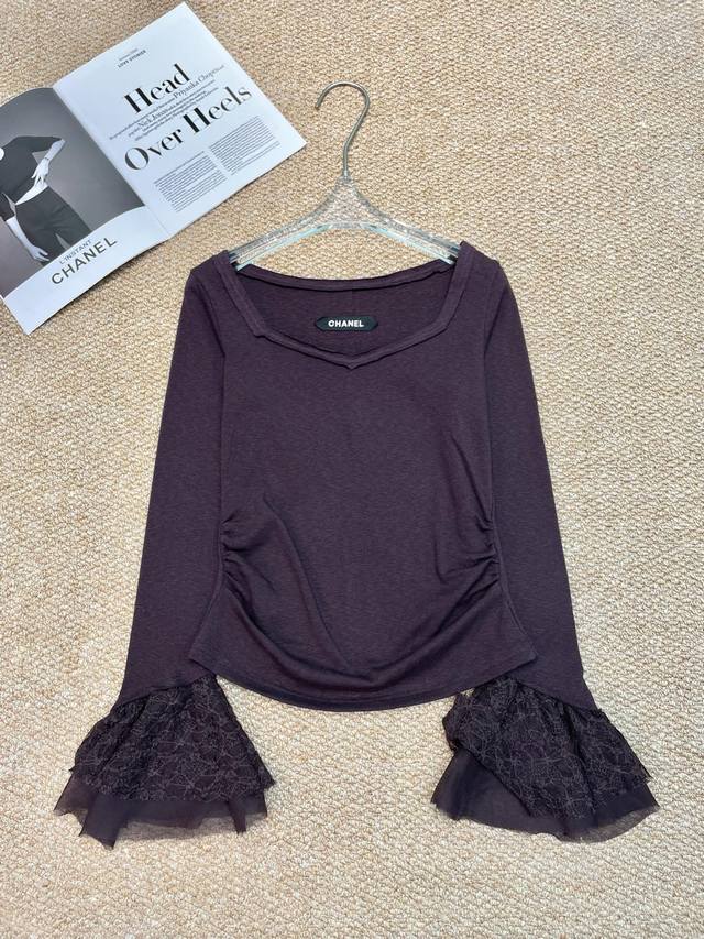 Chanel's new long-sleeve top features a classic round neckline and is versatile.
