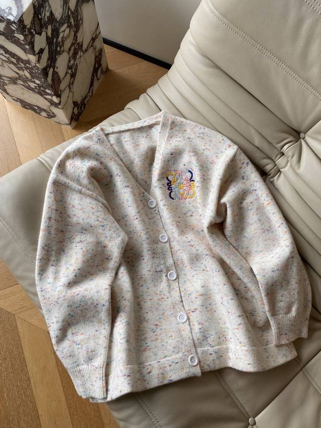 25pf Autumn/Winter Loewe V-neck loose-fit cardigan sweater. Wool and cotton blen