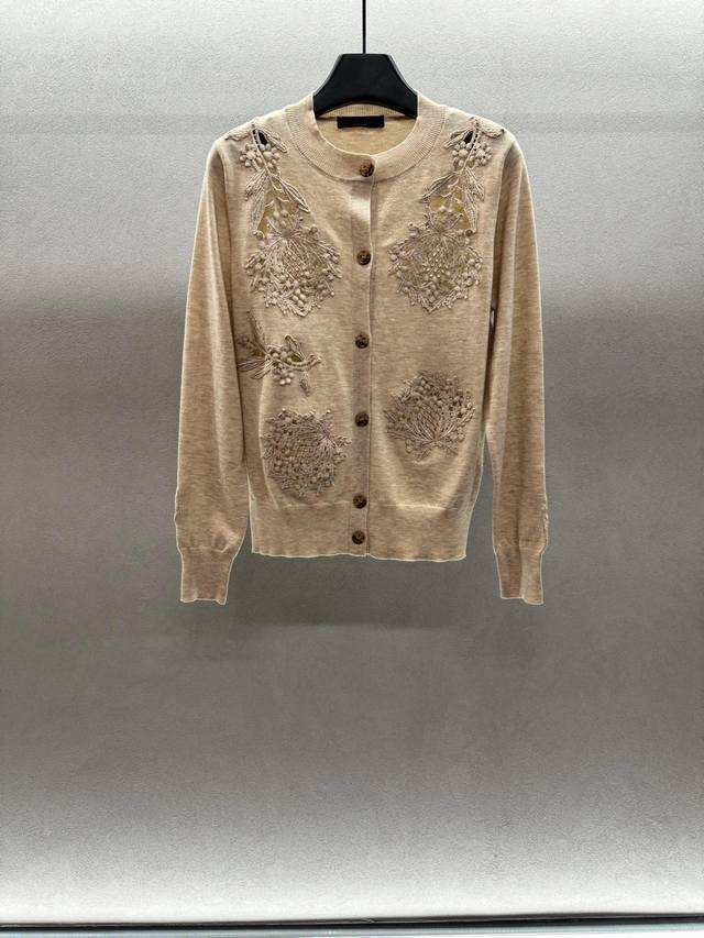 2025 Autumn And Winter ! Loro pia*Na, This old-money-inspired cardigan with ope