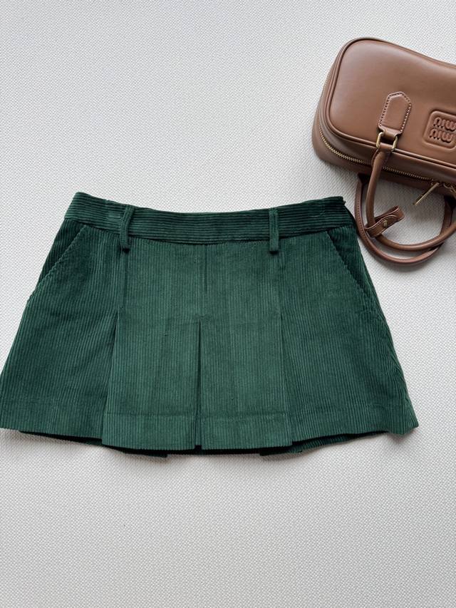 Miumi* 25Fw Early Fall new intellectual, preppy-style corduroy pleated skirt, or