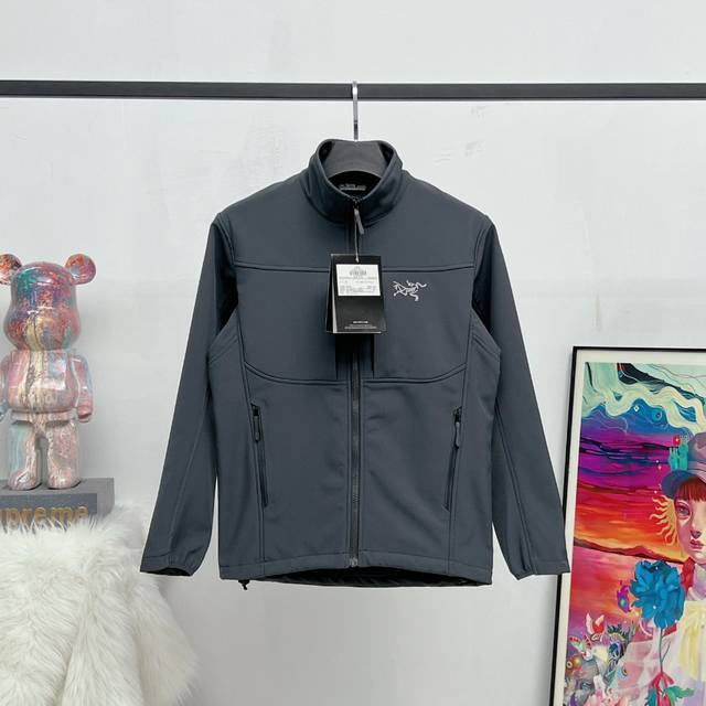 Fleece-lined, seamless, breathable, waterproof, and windproof top-tier Arcteryx