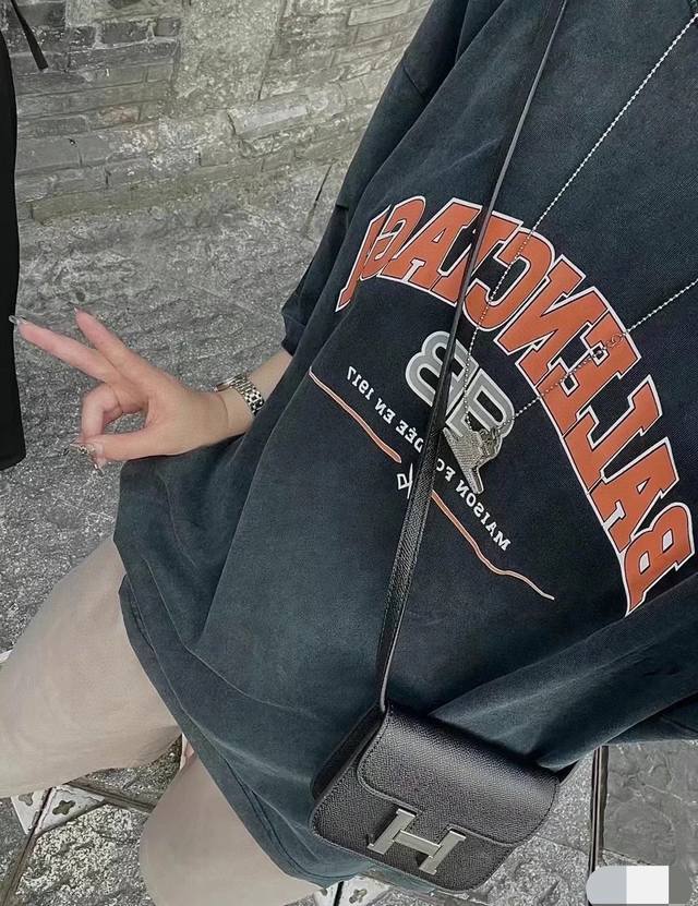 New Arrival + Fabric Upgrade Style No.: K01 Balenciaga Distressed Short-Sleeve T