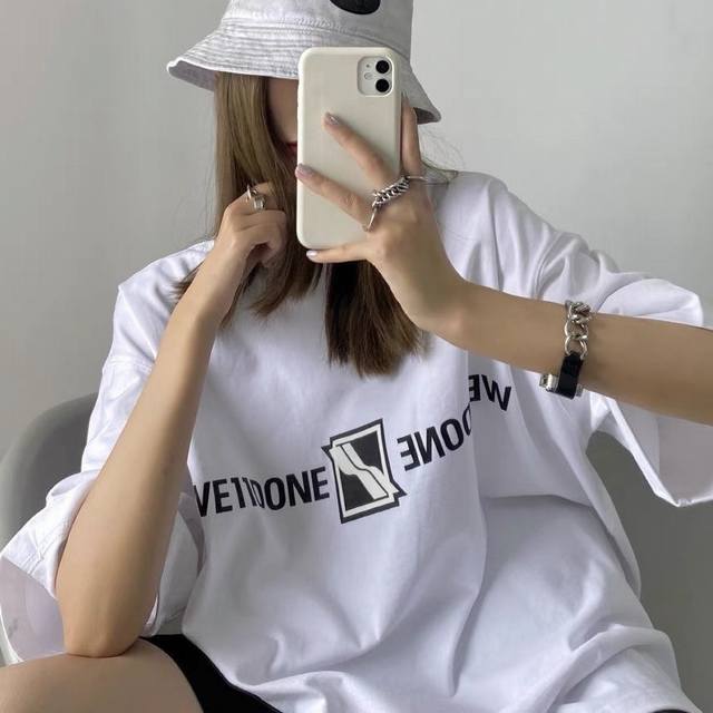 New arrival short-sleeved T-shirt, model number: 816. We11Done new mirrored lett