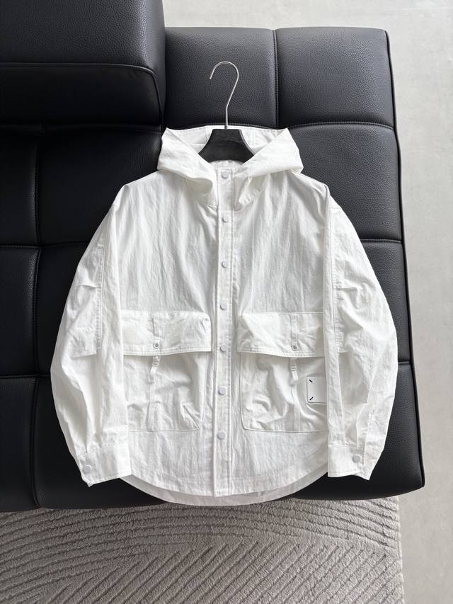 Margiela's latest men's and women's must-have jacket, cotton texture, wrinkled e