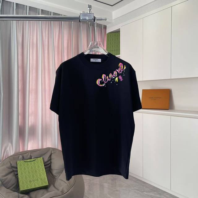 Chanel 2025 Autumn New Double C Logo Print Short-Sleeve T-Shirt, Custom Fabric 3