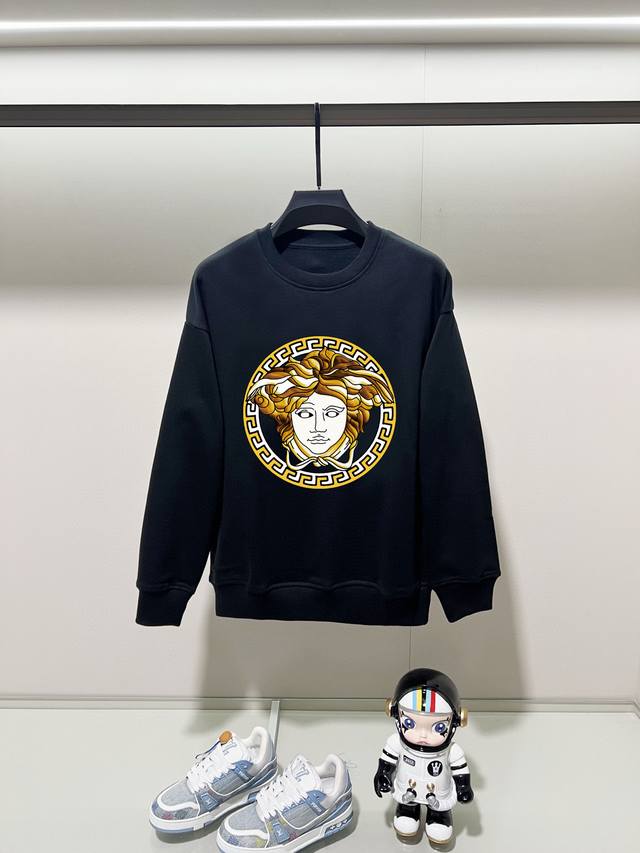 Versace, 2025 Autumn/Winter New Crew Neck Long Sleeve Sweatshirt. Features a pre