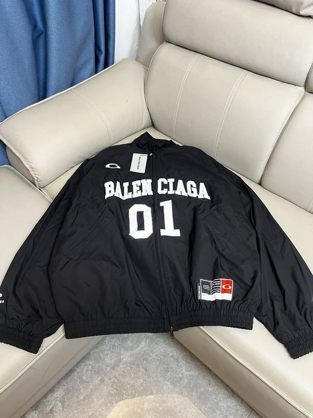 Style No.: Q29 New Arrival Balenciaga* 25Ss Retro Basketball Letter Print Zip-Up