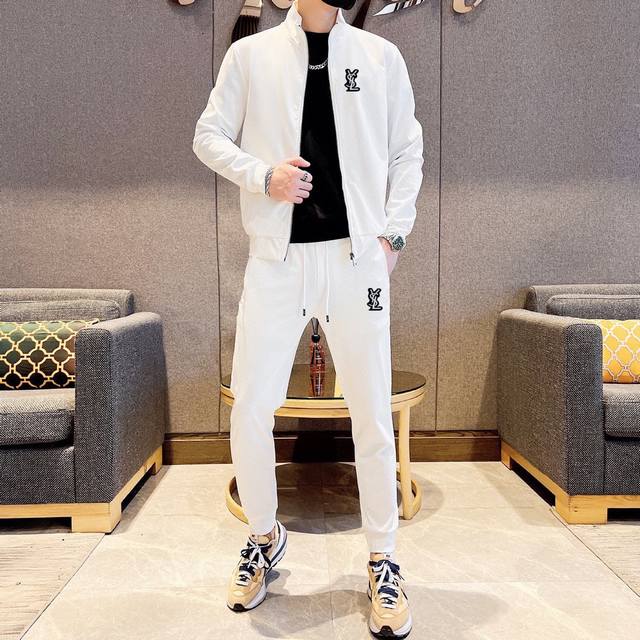 YSL Saint Laurent's hottest plus-size cardigan and sweatshirt set is here! Focus YSL Saint Laurent's hottest plus-size cardigan and sweatshirt set is here! Focus