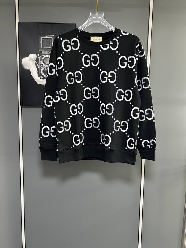 Gucci all-over logo embroidered crew neck sweatshirt. Made of 420g terry cloth,