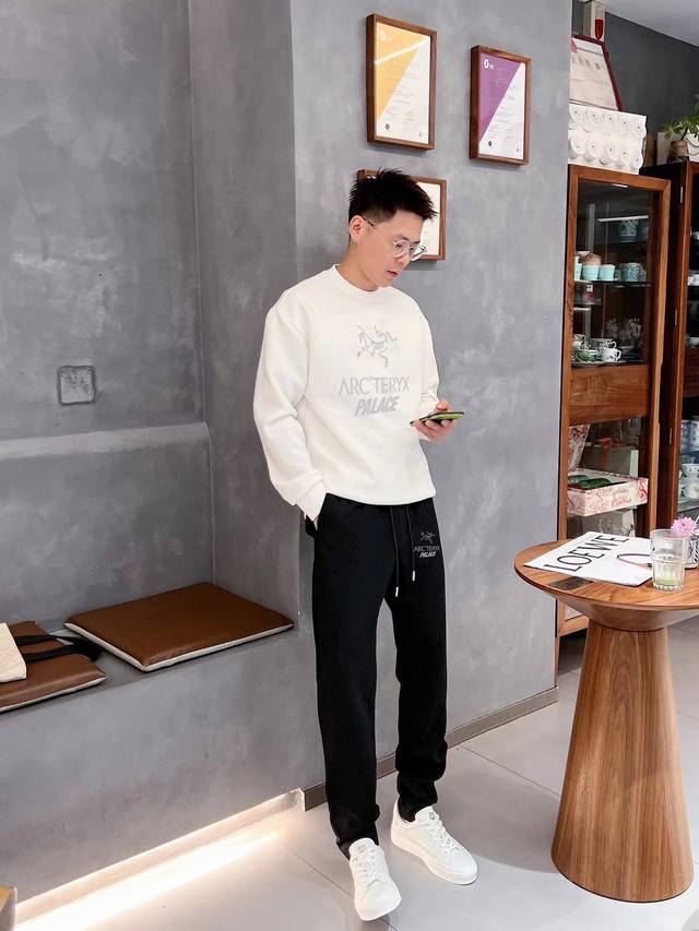 Arcteryx's hottest oversized sweatshirt set is here! Focusing on the official we