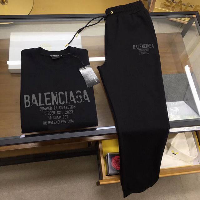Balenciaga's hottest plus-size sweatshirt set is here! Focusing on official webs