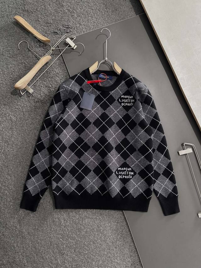Lv 24Ss Checkered Crew Neck Long Sleeve Sweater. This Pharrell Williams collabor