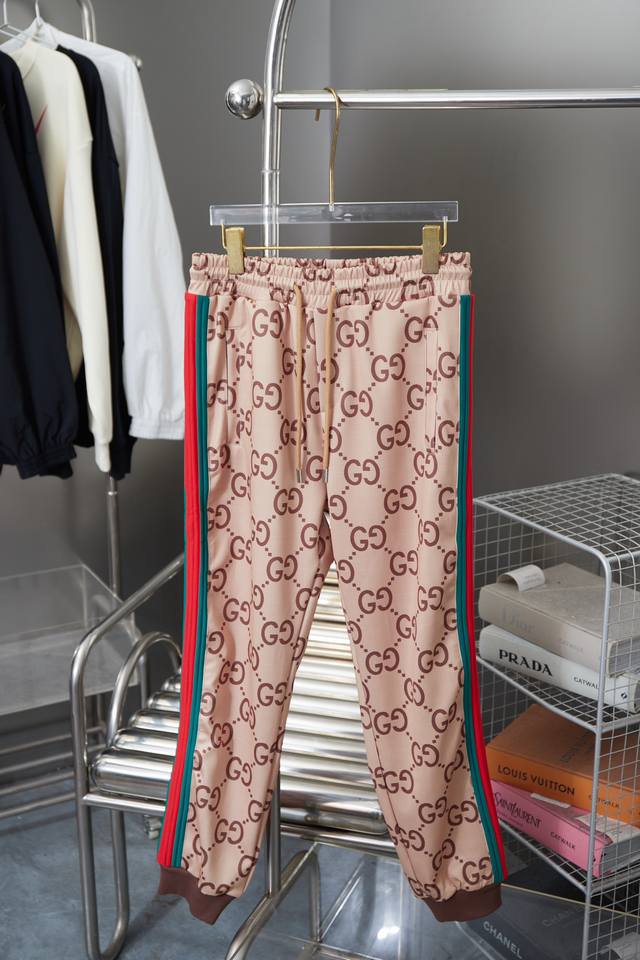 Gucci Classic Red and Green Webbing Pocket Pants A must-have item for men's and