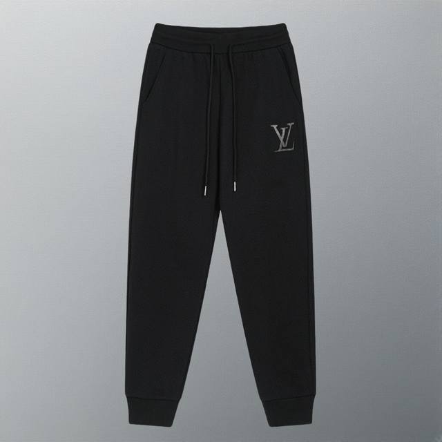 High-quality Louis Vuitton trousers with embroidered logo patch. Made of high-qu