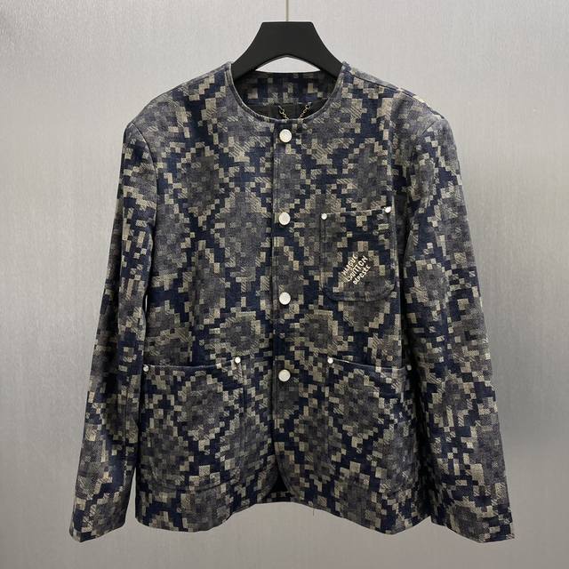 Lu Pixel Snakeskin Jacquard Denim Shirt Jacket Size: S-XL This jacket is inspire
