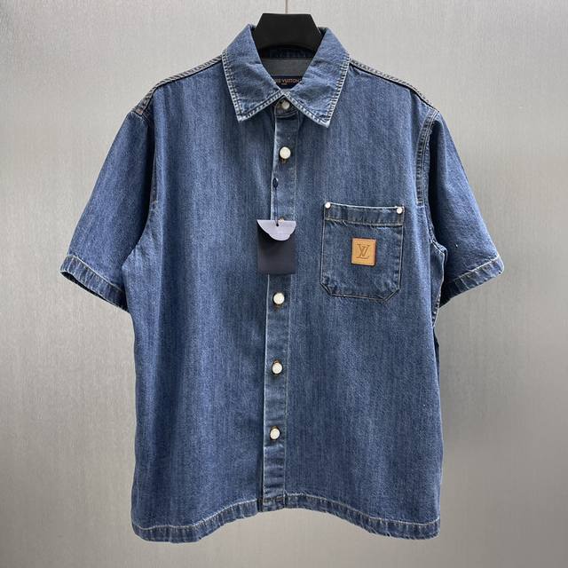 Lu Denim Short-Sleeve Shirt with Slogan Print on the Back Size: S-XL This denim