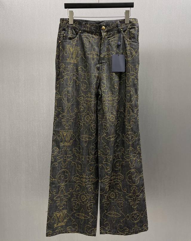 Lu Color-Blocked Flame Embroidered Pants (Ddd) Size: S-XL (Ddd) These jeans rein