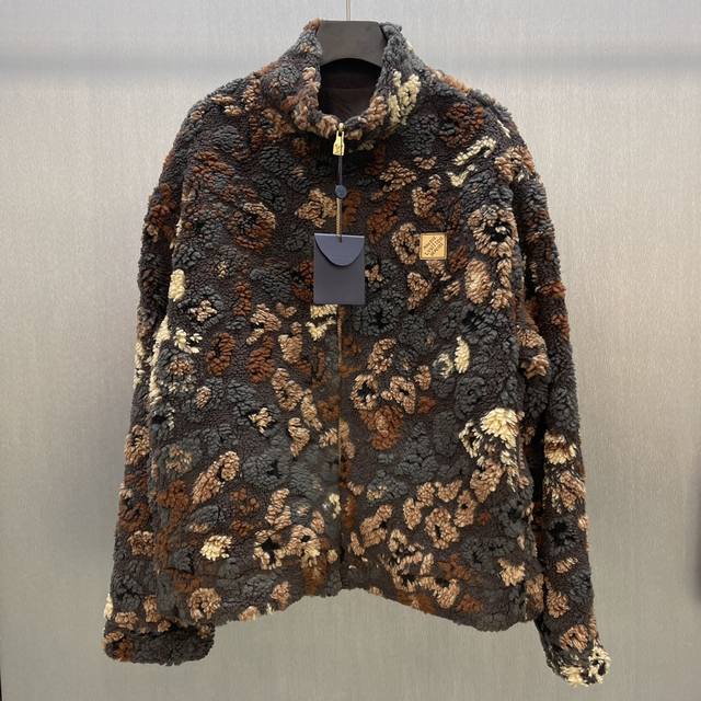 Lu Suede Reversible Waist-cinching Jacket Size: S-XL This waist-cinching jacket