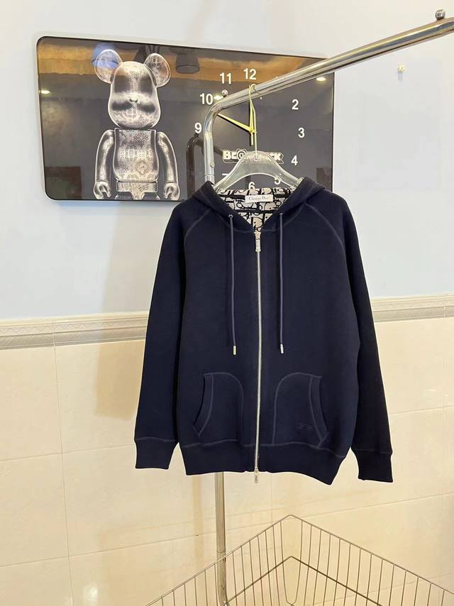 Style No. 250 Dior monogram logo cashmere knit long-sleeved hooded jacket. The e