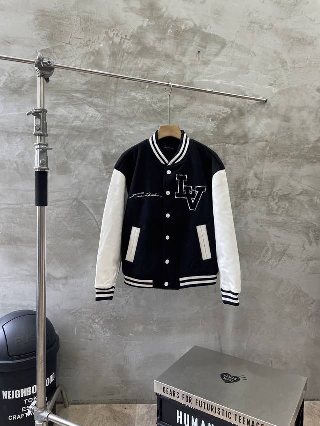 Style No.#S574 Louis Vuitton 1V 25Ss Lv Wool Hollow-out Hot-fix Rhinestone Embro