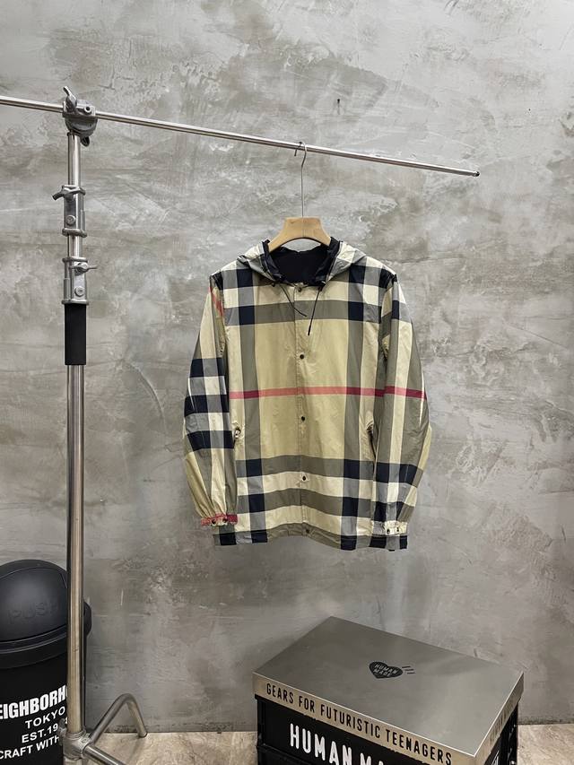 Style No. #S571 Burberry 25Ss Large Check Reversible Jacket - Correct Version. M
