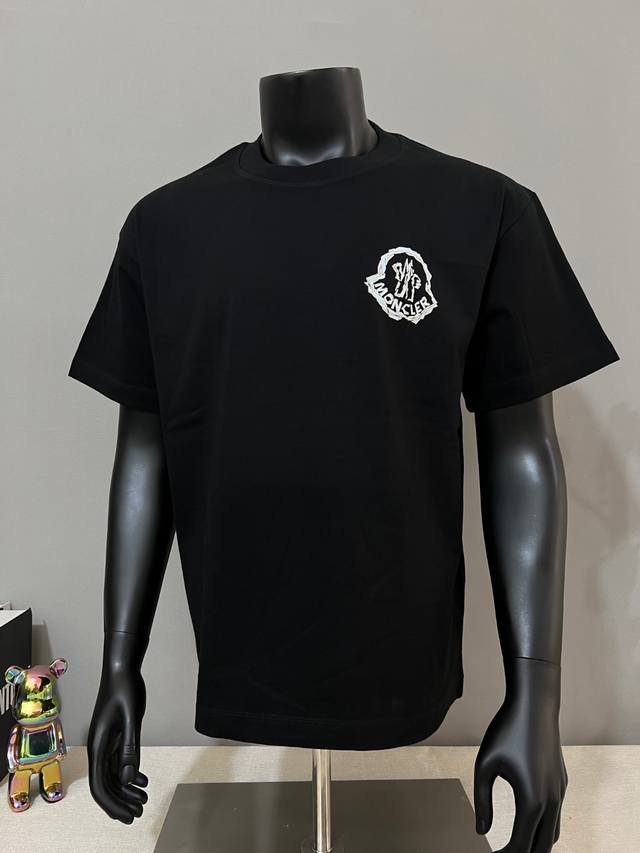 Moncler new arrival, official print short-sleeved T-shirt, details match the off