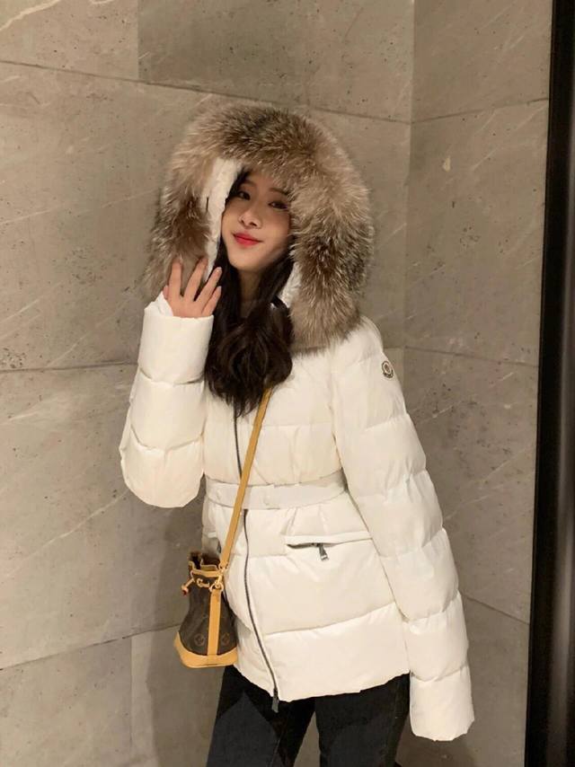 Timeless Classic White Fox Fur Size: 1 2 3 4 Ddd