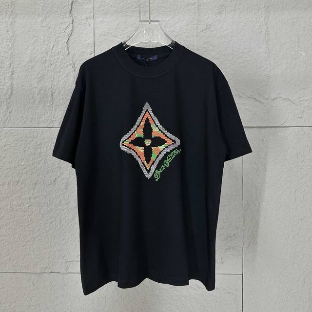 Lv Louis* 2025 Spring/Summer New Classic Large V Letter 3D Hot-Film Rhinestone P