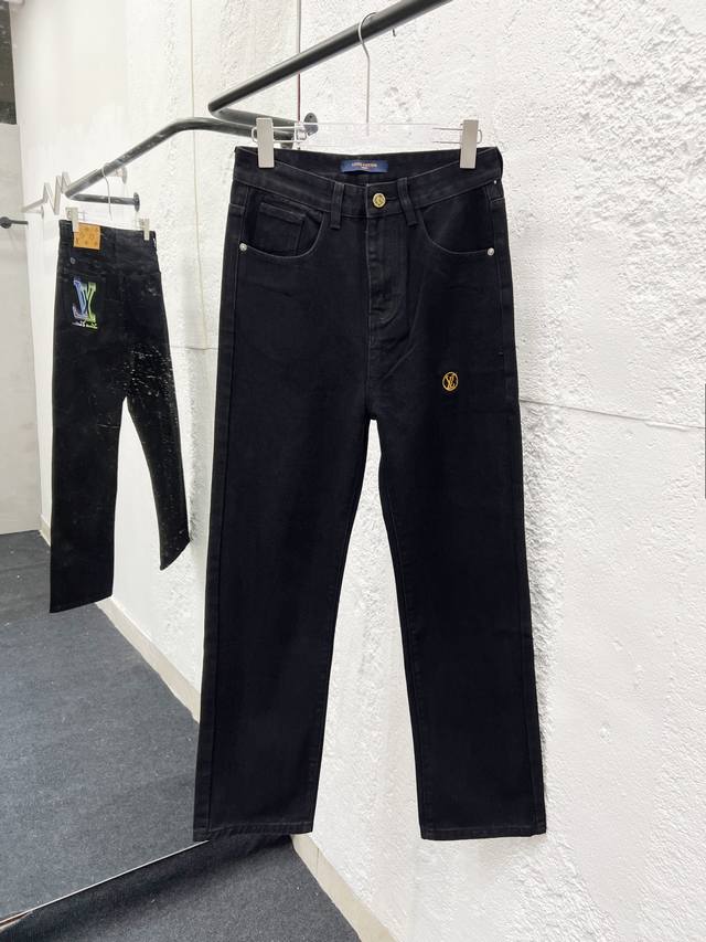 Style No.: H918 Louis Vuitton Lv 25Fw Logo Print Jeans with Back Pockets. Featur