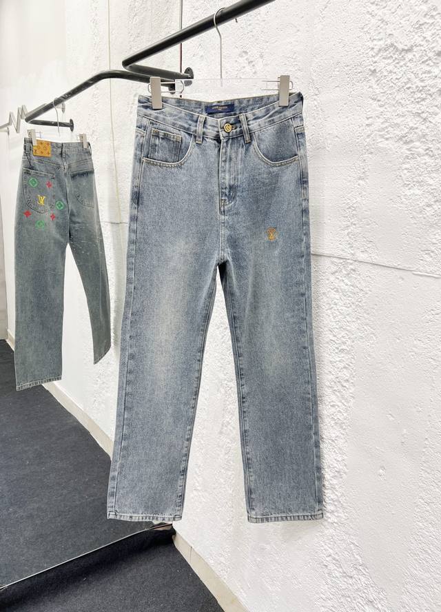 Style No.: H916 Louis Vuitton Lv 25Fw Logo Print Jeans with Back Pockets. Featur
