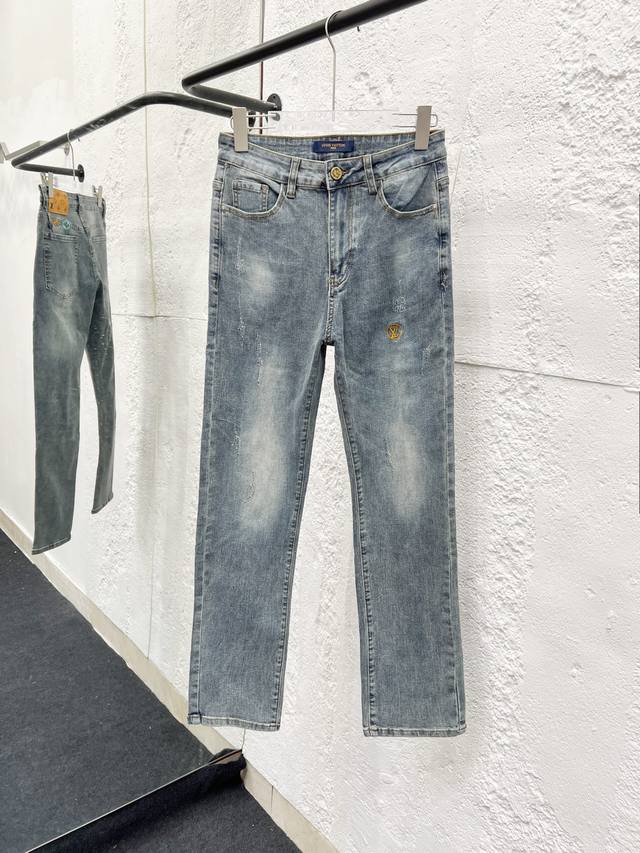 Style No.: H914 Louis Vuitton & LV embroidered logo jeans on back pocket. Made w