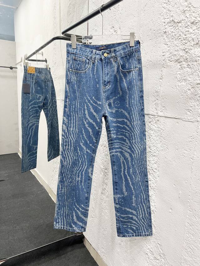 Style No.: H904 Louis Vuitton & Louis Vuitton LV Classic All-Over Logo Jeans Ori
