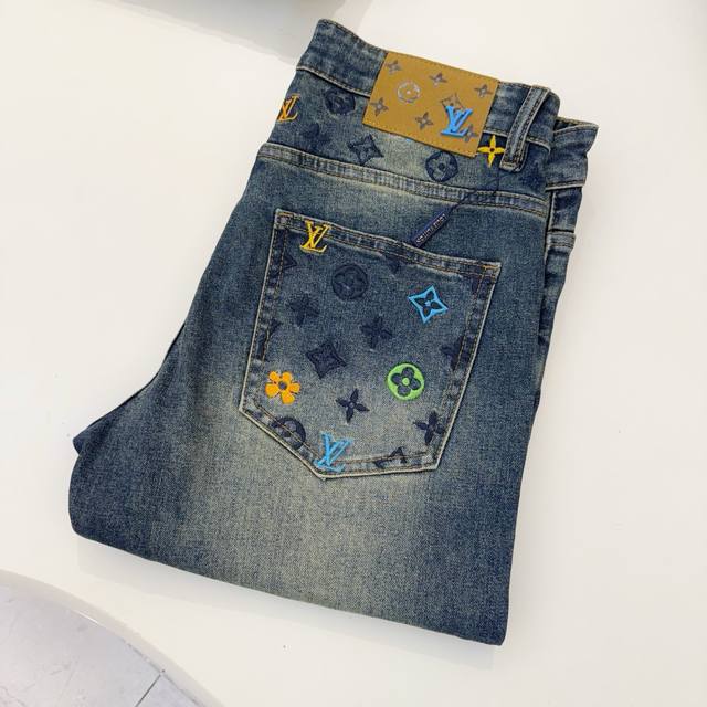 Style No.: D390 Louis Vuitton Fall/Winter Slim Fit Jeans! Featuring a heavy-duty