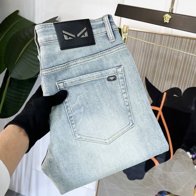 Fendi 40Ss Spring/Summer Jeans. 1:1 replica of the original, a perfect everyday