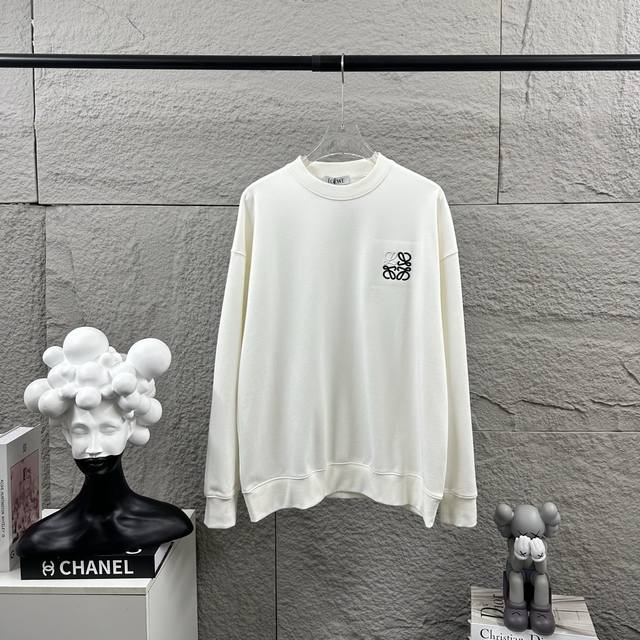 Loew* 2025 Early Autumn/Winter Classic Simple Personalized Letter Totem Embroide