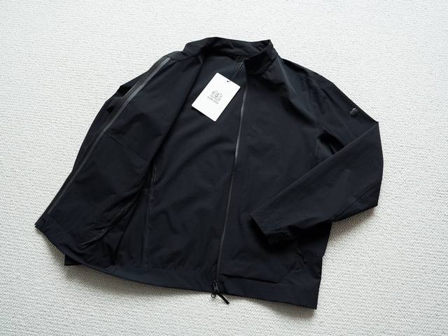 Detailed real-shot images of the top-tier version with chip anti-counterfeiting