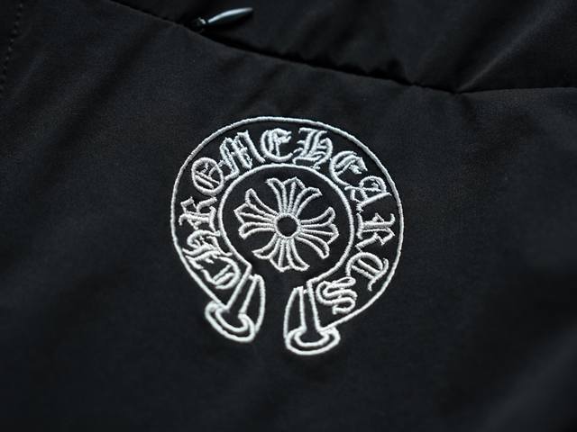 Detailed real shot pictures of accessories and hardware Ddd