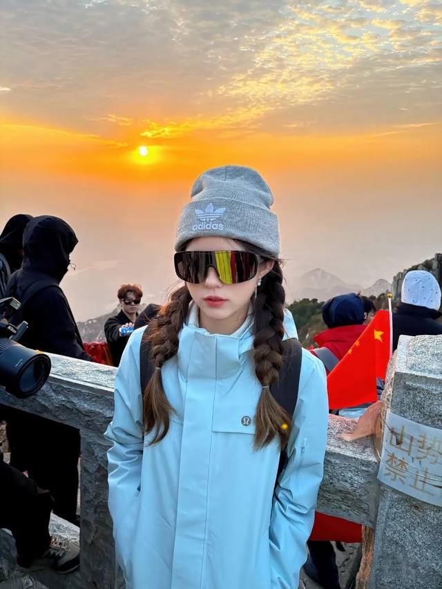 Lululemon A God-Tier in Western Sichuan! Lululemon 2025 Glacier Blue Jacket, the