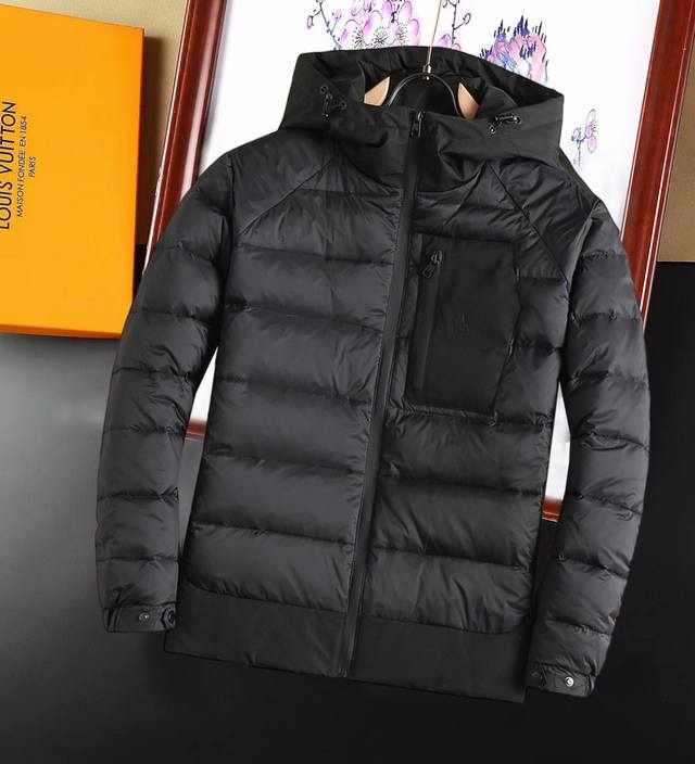 Moncler New Down Jacket. This jacket is touted as a professional down jacket, co