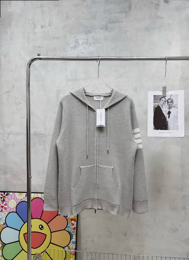 Style No. #Z116 Top-quality value version Tb four-stripe sailboat knitted hooded