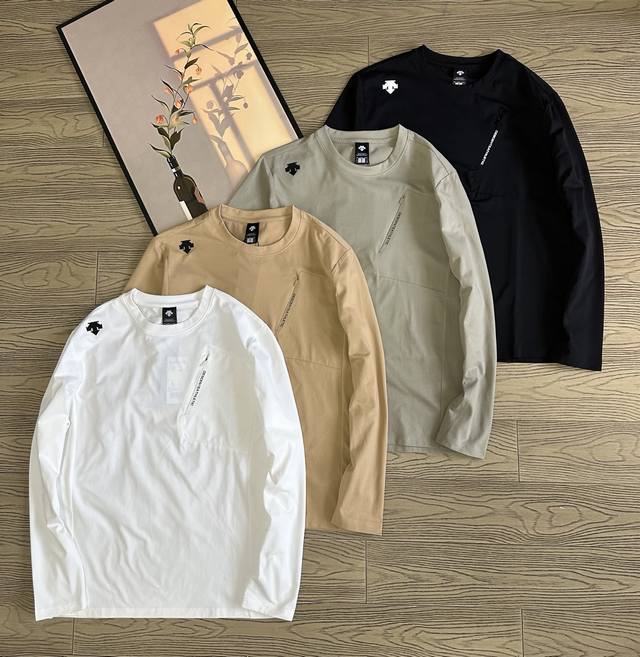 Descente Men's Long-Sleeve T-Shirt Base Layer. Made of high-quality knit fabric,