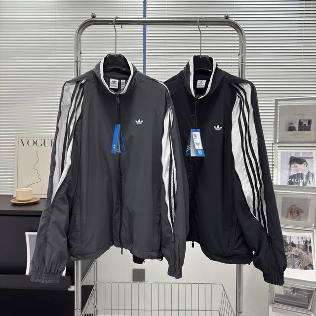 New Arrival! Adidas Stand Collar Double Sleeve Zipper Three Stripes Jacket. Clas