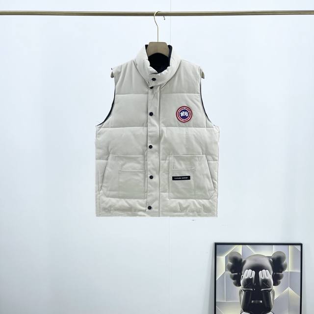 New Arrival! Real Photos! Canada Goose Down Vest, Unisex! Canada Goose is widely
