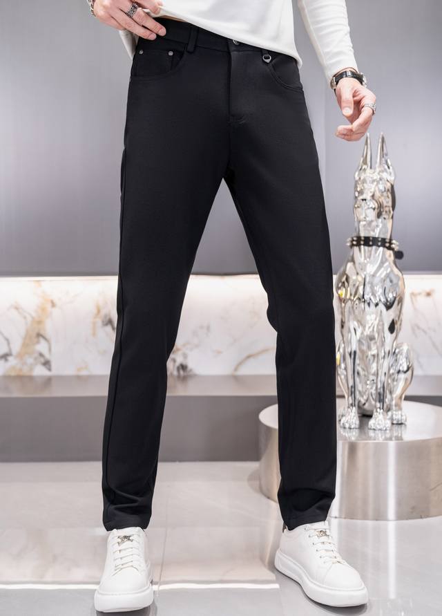 Loewe 2025 New Casual Pants, available simultaneously on the official website. F