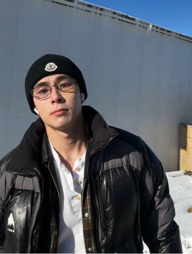 Moncler Winter Hot Selling Knitted Beanie - Classic Style, a versatile winter es