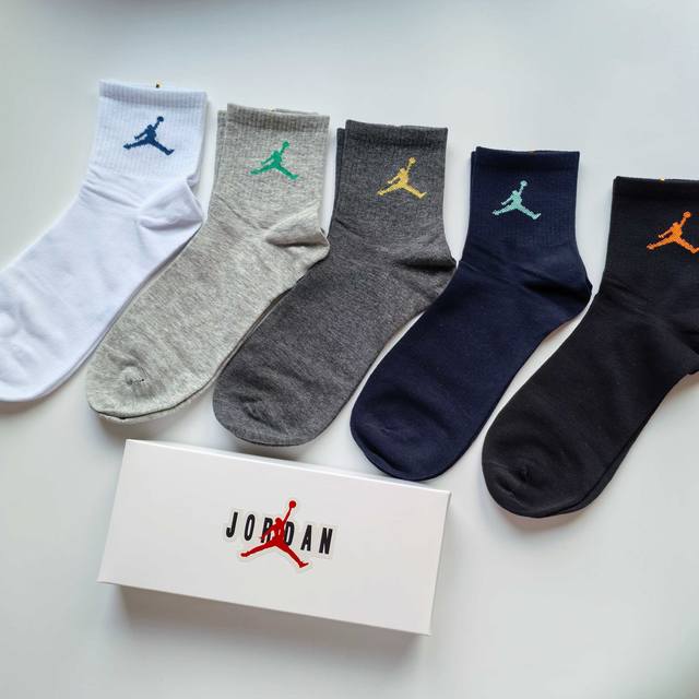 Five pairs per box, high-quality Jordan black, white, grey, navy blue, and color